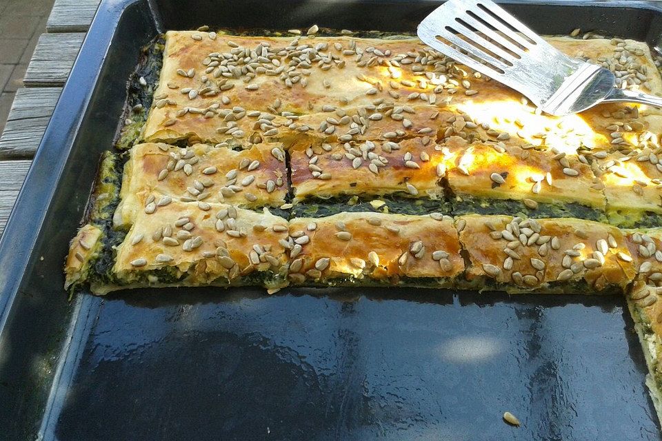 Spinat-Tomate-Feta-Börek vom Blech