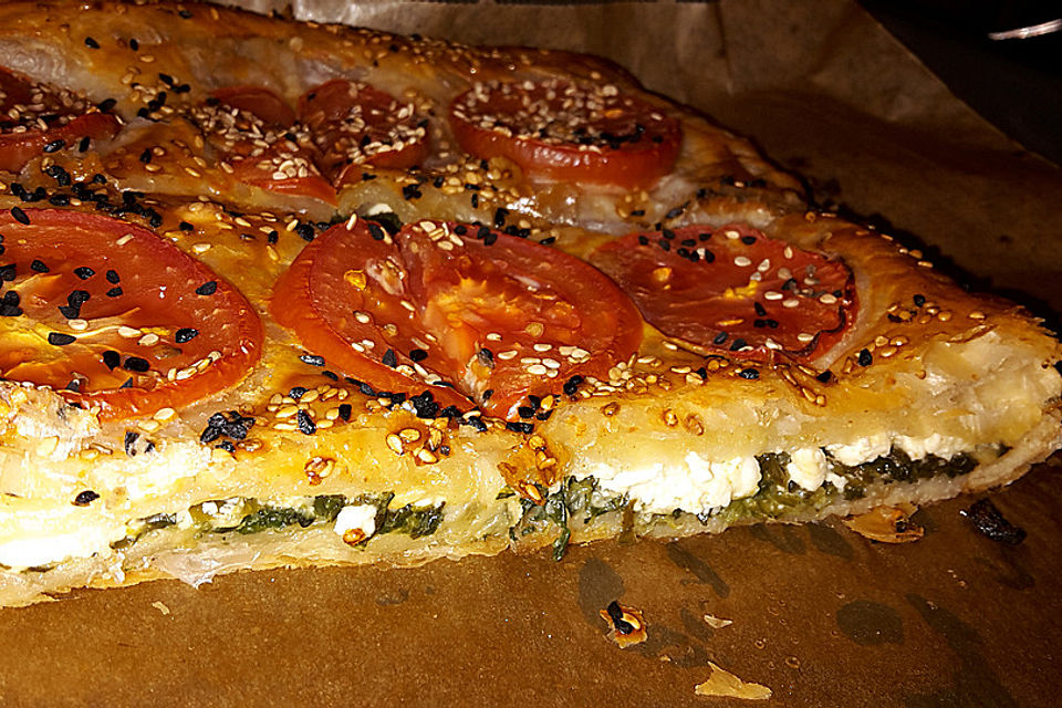 Spinat-Tomate-Feta-Börek vom Blech