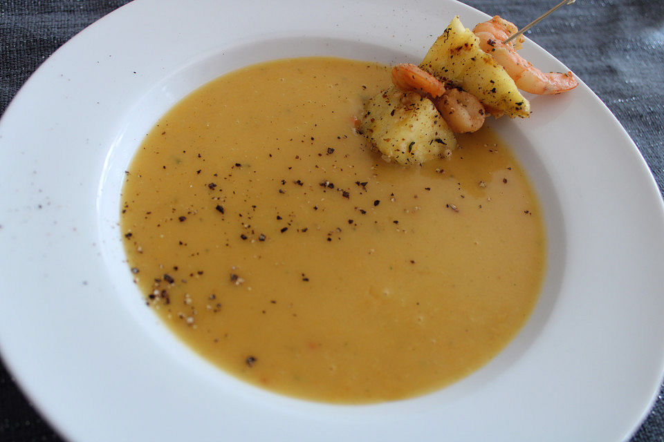 Kürbis-Kartoffel-Suppe mit Kokosmilch