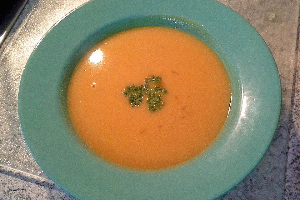 Kürbis-Kartoffel-Suppe mit Kokosmilch