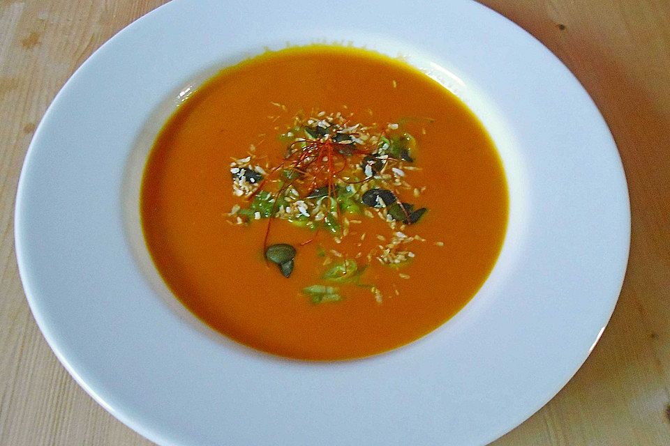 Kürbis-Kartoffel-Suppe mit Kokosmilch