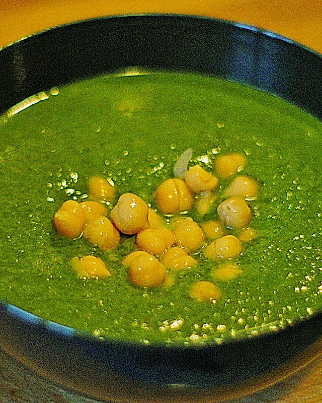 Spinat-Kokossuppe mit Kichererbsen und Rosmarin