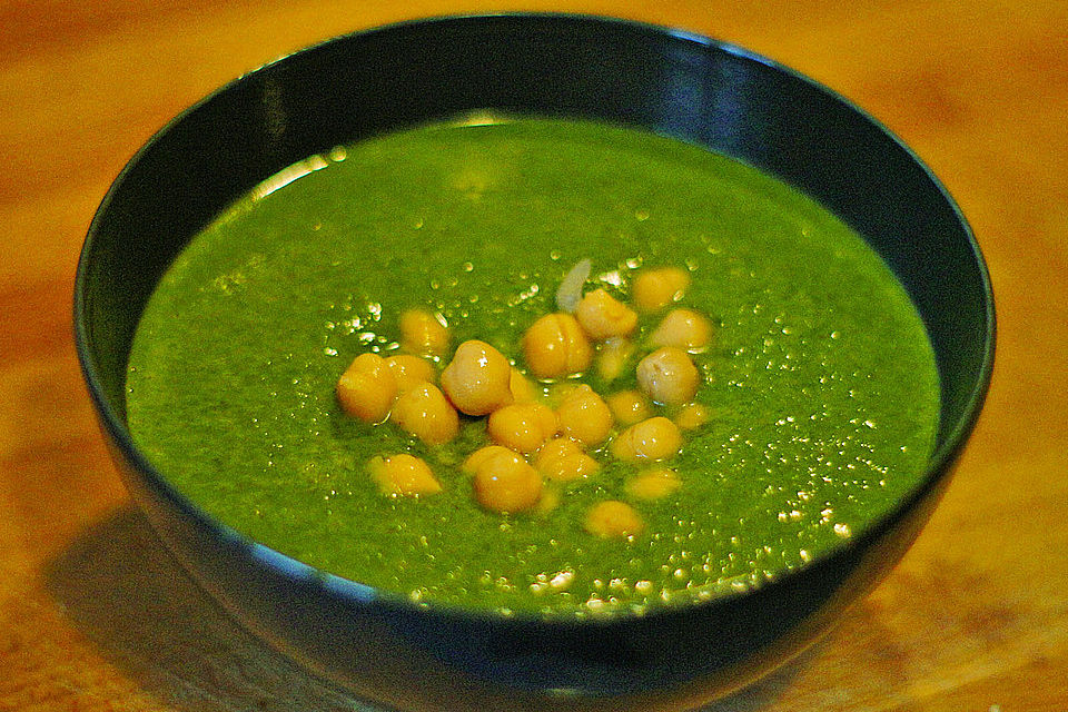 Spinat-Kokossuppe mit Kichererbsen und Rosmarin