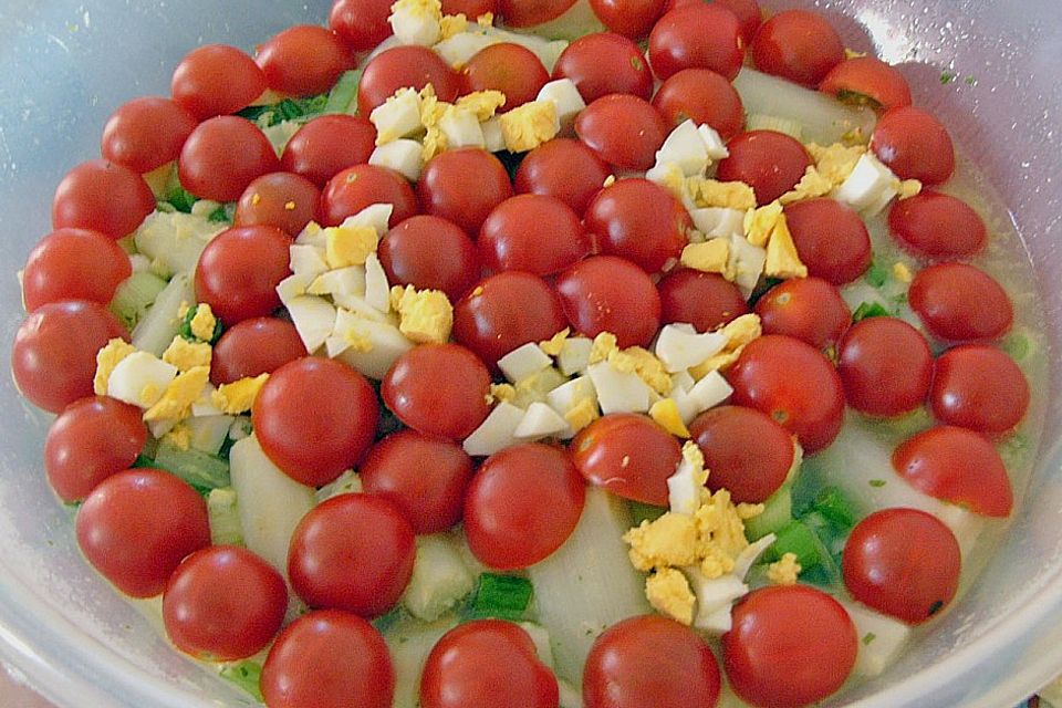 Spargelsalat mit Eierdressing