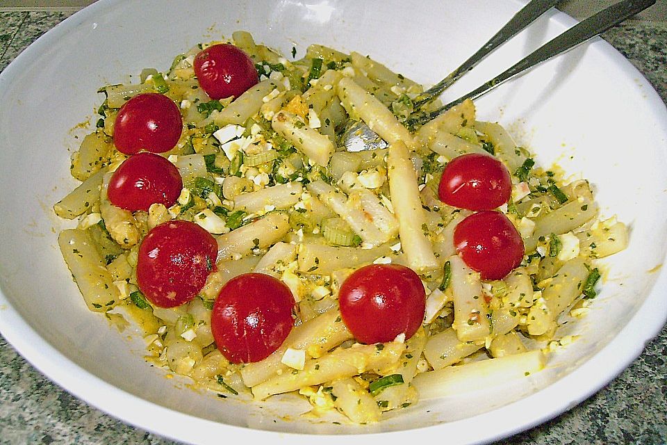 Spargelsalat mit Eierdressing