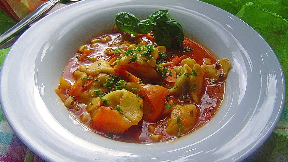 Tortellinisuppe Mit Gemuse Von Scheunendrescher Chefkoch