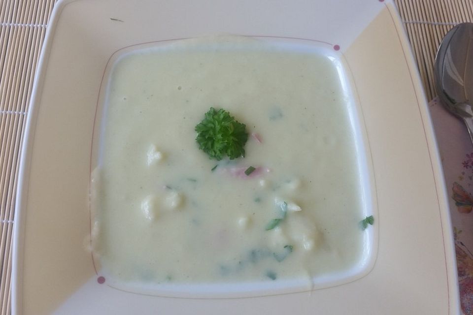 Paradiesische Blumenkohlsuppe