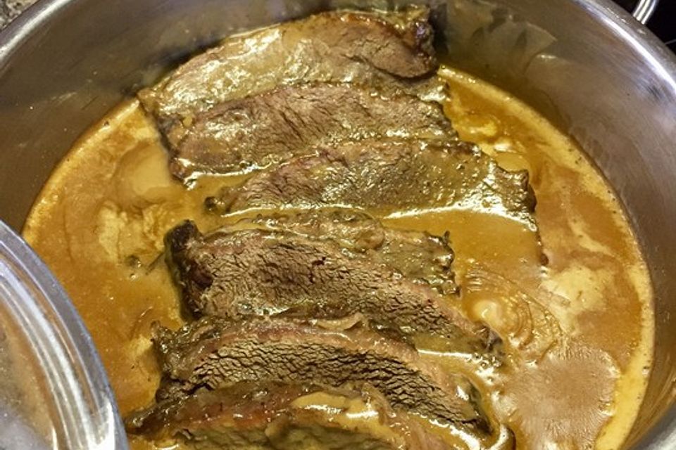 Rinderbraten in dunkler Biersauce