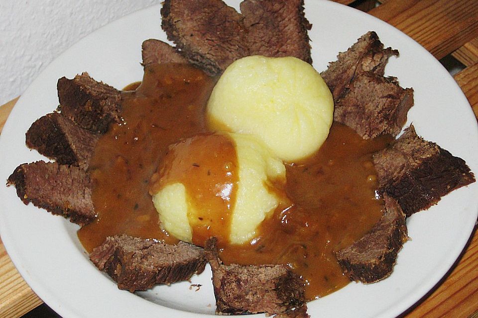 Rinderbraten in dunkler Biersauce