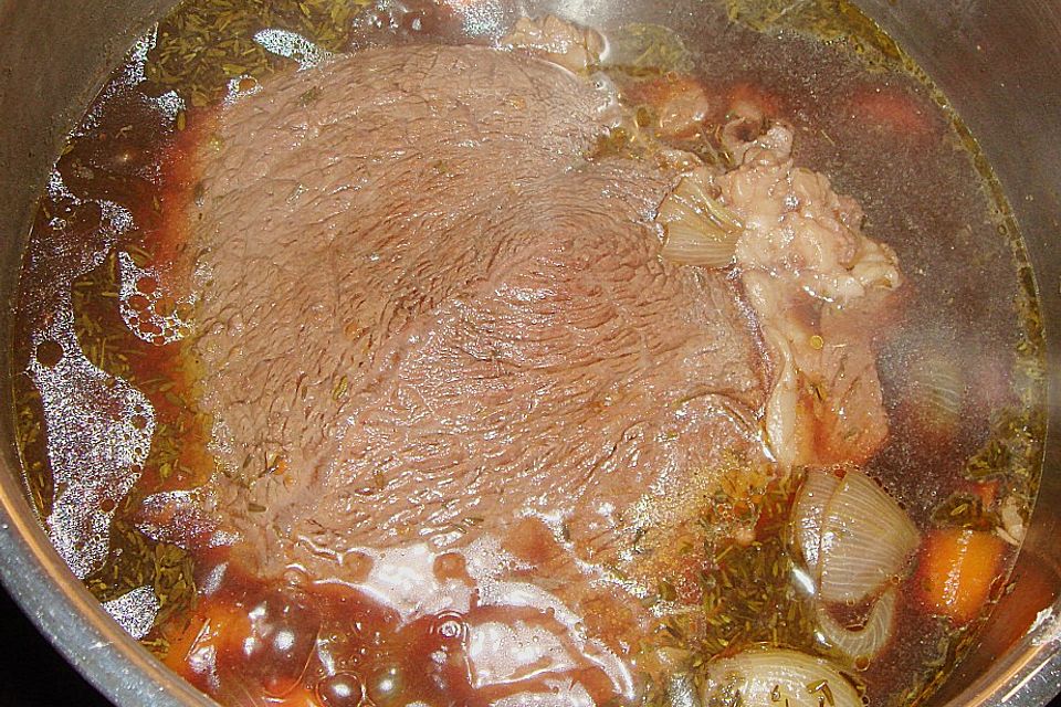 Rinderbraten in dunkler Biersauce