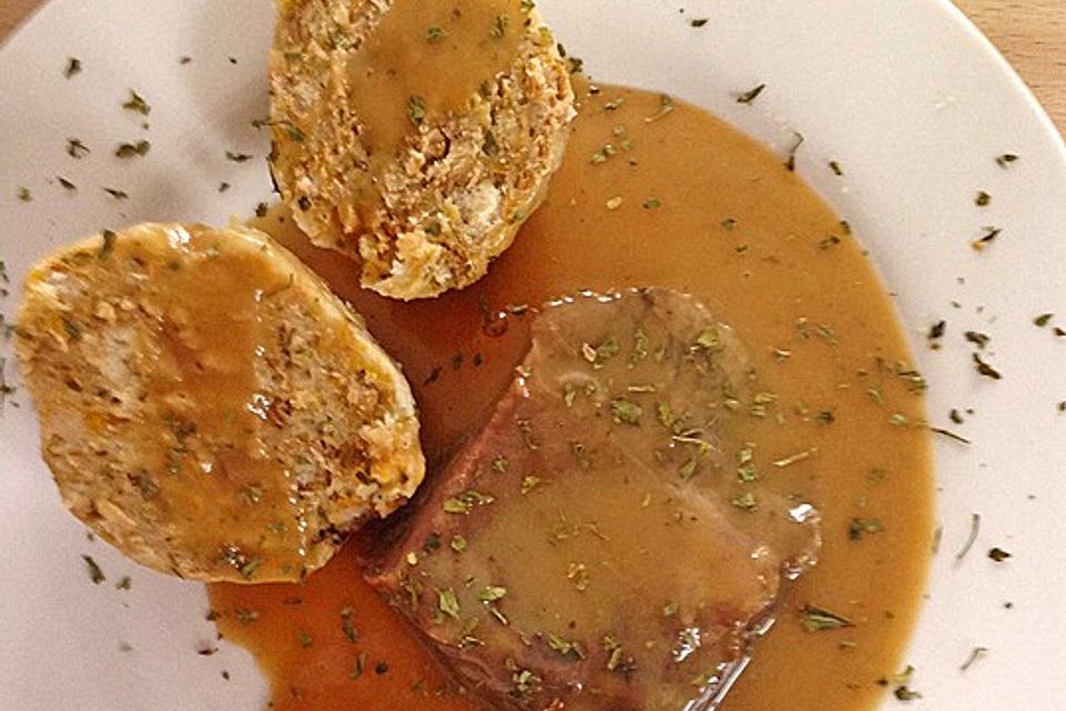 Rinderbraten in dunkler Biersauce