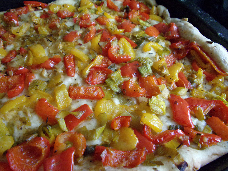 Blechkuchen mit roten Paprikaschoten von henningerturm| Chefkoch