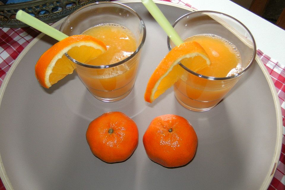 Orangen-Mandarinen-Zitronensaft Orangen-Mandarinen-Zitronensaft