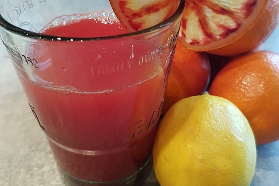 Orangen-Mandarinen-Zitronensaft Orangen-Mandarinen-Zitronensaft