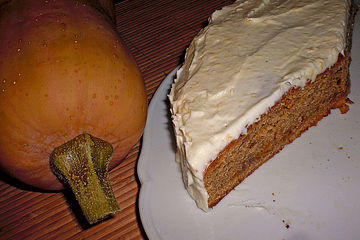 Pumpkin Spice Cake mit Vanilla Creamcheese Frosting