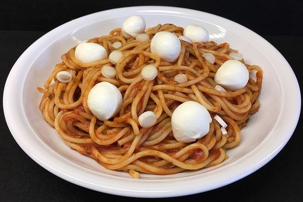 Spaghetti mit Tomaten-Mozzarella-Sauce von calagoesla | Chefkoch