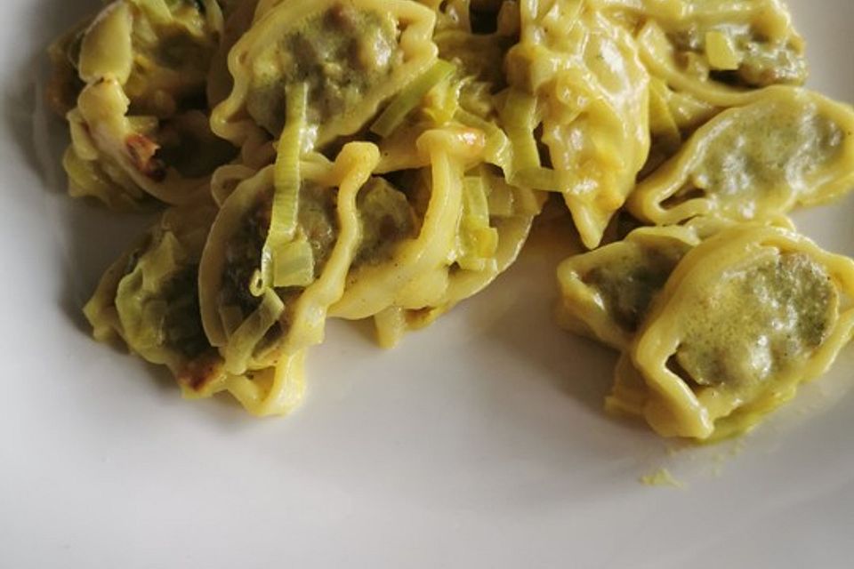 Maultaschen in Lauch-Sahne