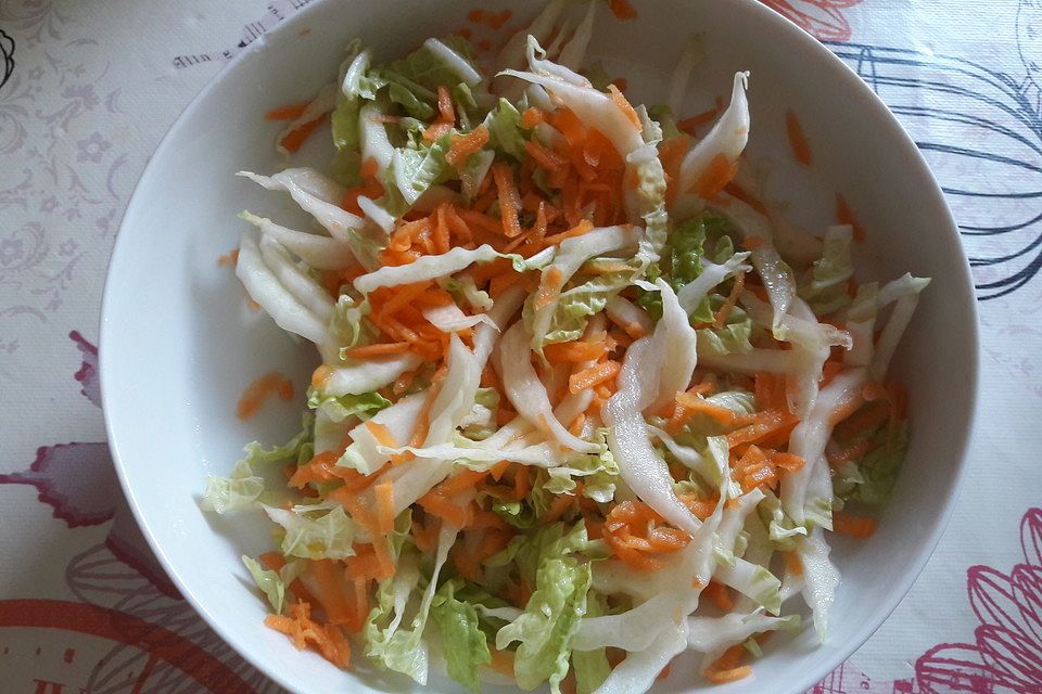 Chinakohl-Karotten Salat