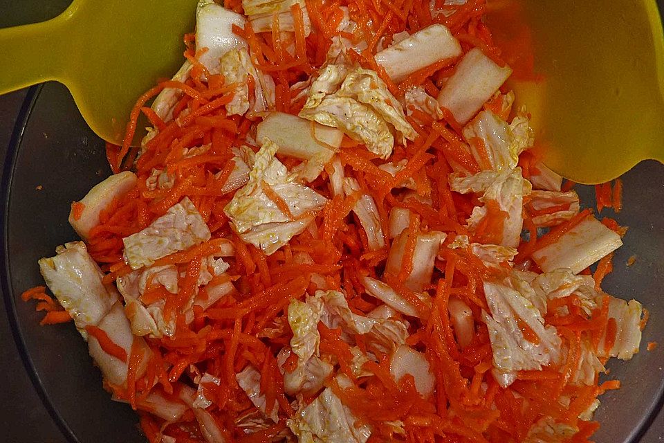 Chinakohl-Karotten Salat