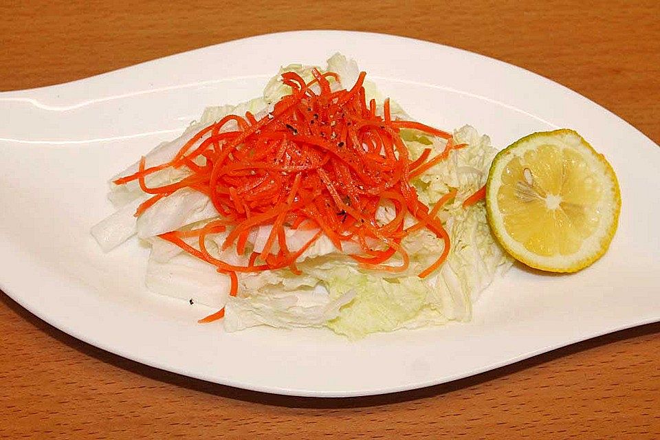 Chinakohl-Karotten Salat