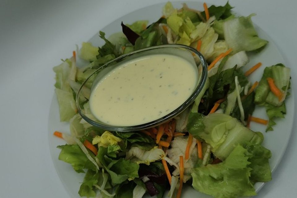 Saure Sahne-Joghurt Dressing ohne Zucker