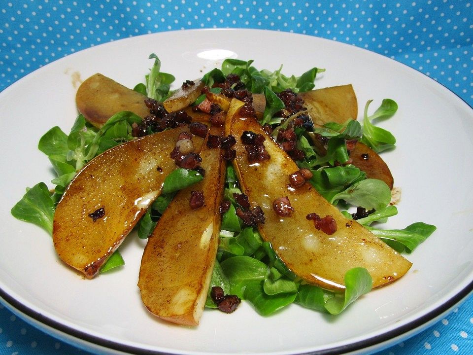 Feldsalat mit gebratenen Birnen und Bacon von LizzieBeth| Chefkoch
