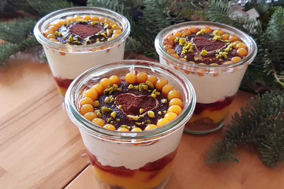 Veganes Spekulatius Tiramisu mit Himbeeren