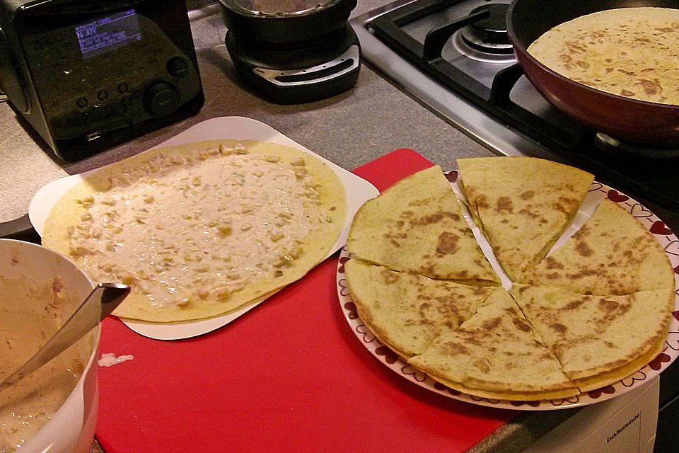 Quesadillas mit Frühlingszwiebeln und Mais