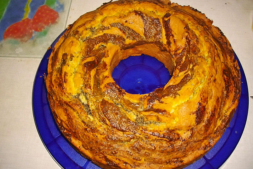 Napfkuchen mit Eierlikör-Mohnwirbel