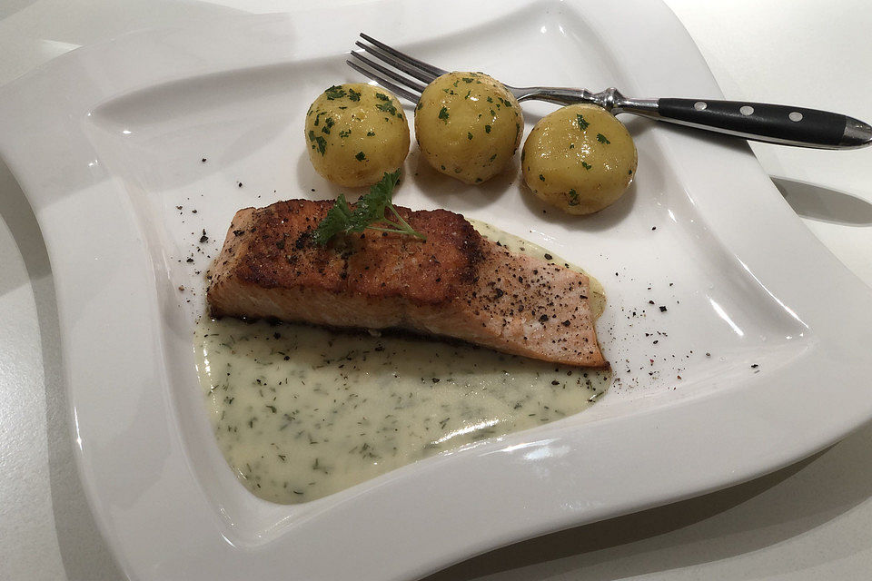 Lachs mit Zitronen-Dill Soße und Petersilienkartöffelchen