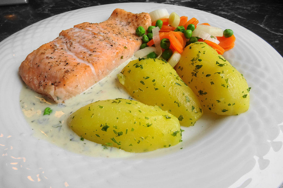 Lachs mit Zitronen-Dill Soße und Petersilienkartöffelchen