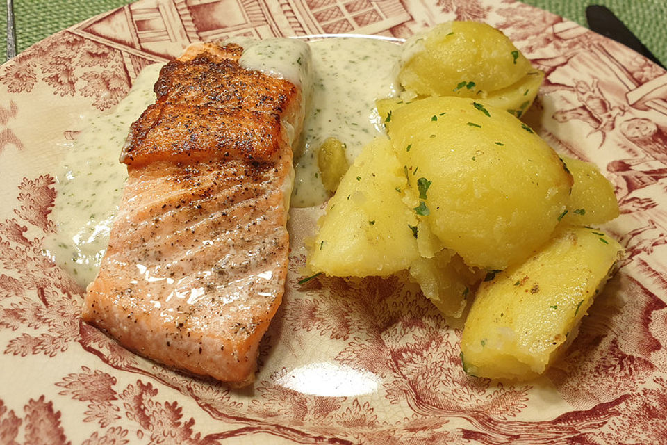 Lachs mit Zitronen-Dill Soße und Petersilienkartöffelchen