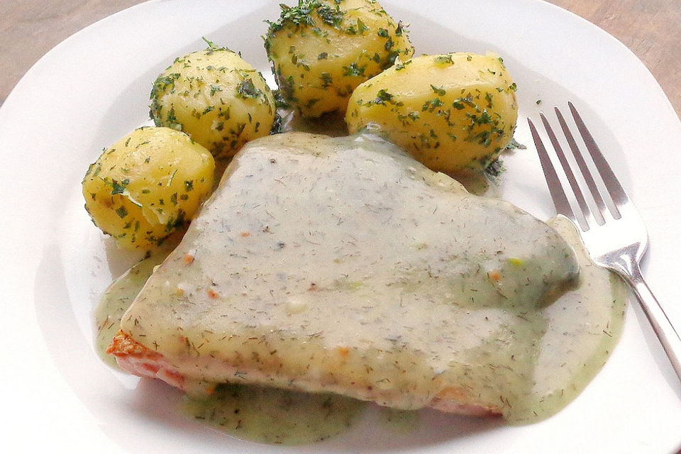 Lachs mit Zitronen-Dill Soße und Petersilienkartöffelchen