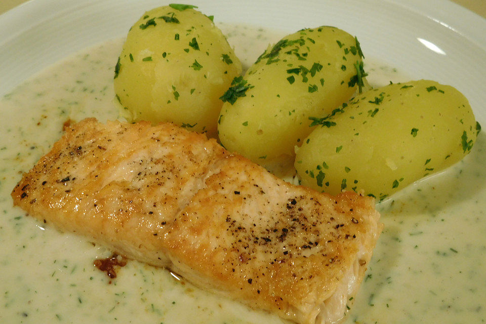 Lachs mit Zitronen-Dill Soße und Petersilienkartöffelchen