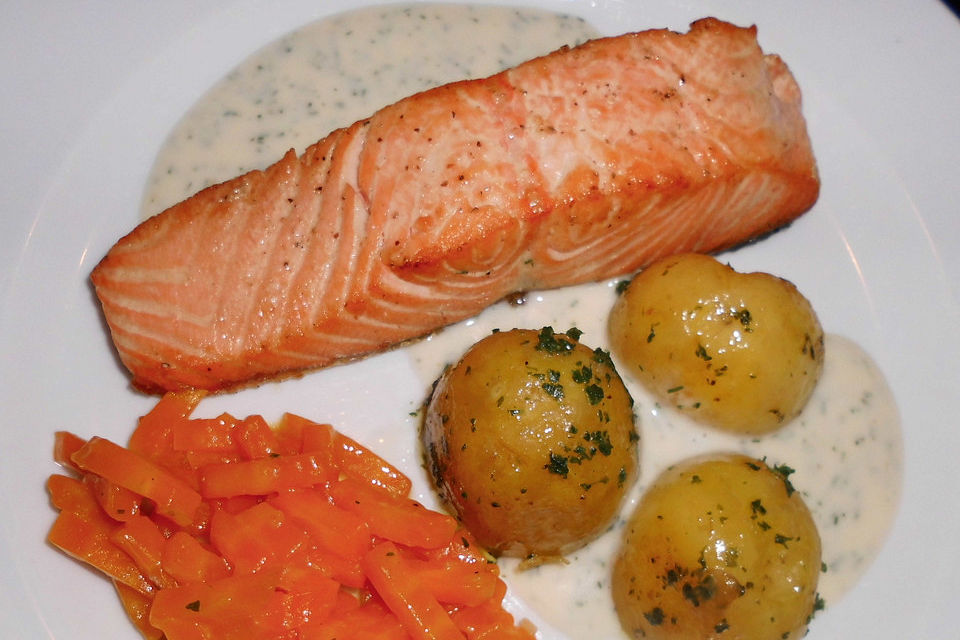 Lachs mit Zitronen-Dill Soße und Petersilienkartöffelchen