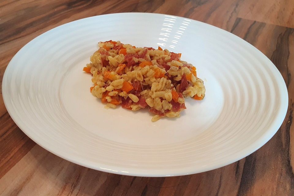 Eblypfanne mit Paprika und Salami