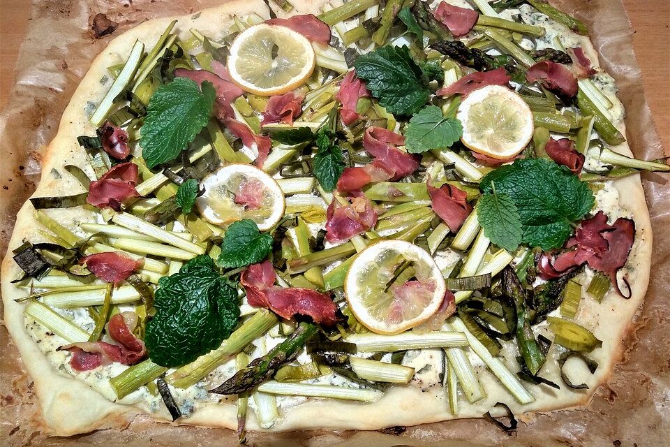 Flammkuchen mit Zitronenschmand