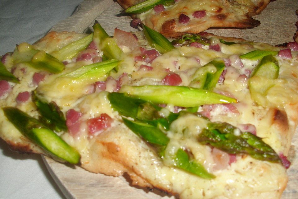 Flammkuchen mit Zitronenschmand