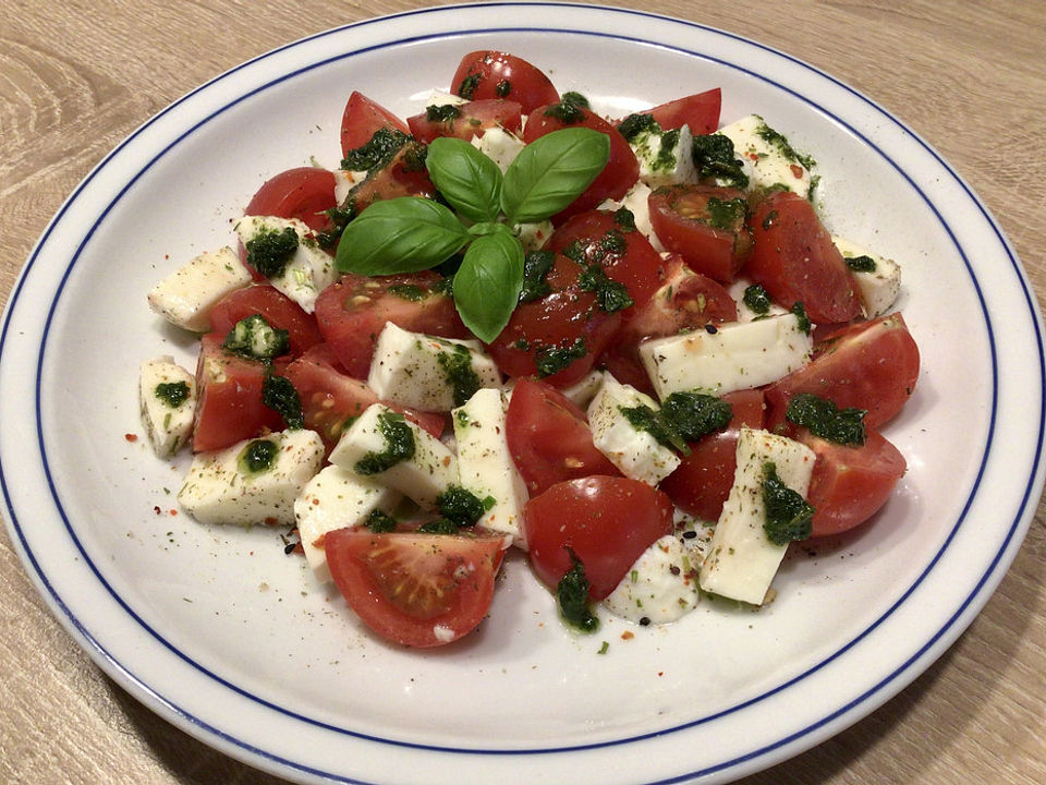 Mozzarella - Tomaten Salat mit Pesto von _Daniela_ | Chefkoch