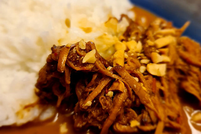 Thai Schweinelende mit Erdnussoße - Thai Pork with Peanut Sauce - aus ...