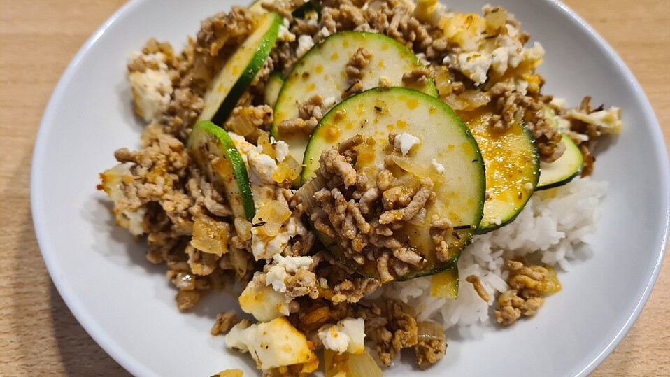 Griechischer Zucchini-Auflauf mit Feta von schleckigekatze Griechischer Zucchini-Auflauf mit Feta von schleckigekatze