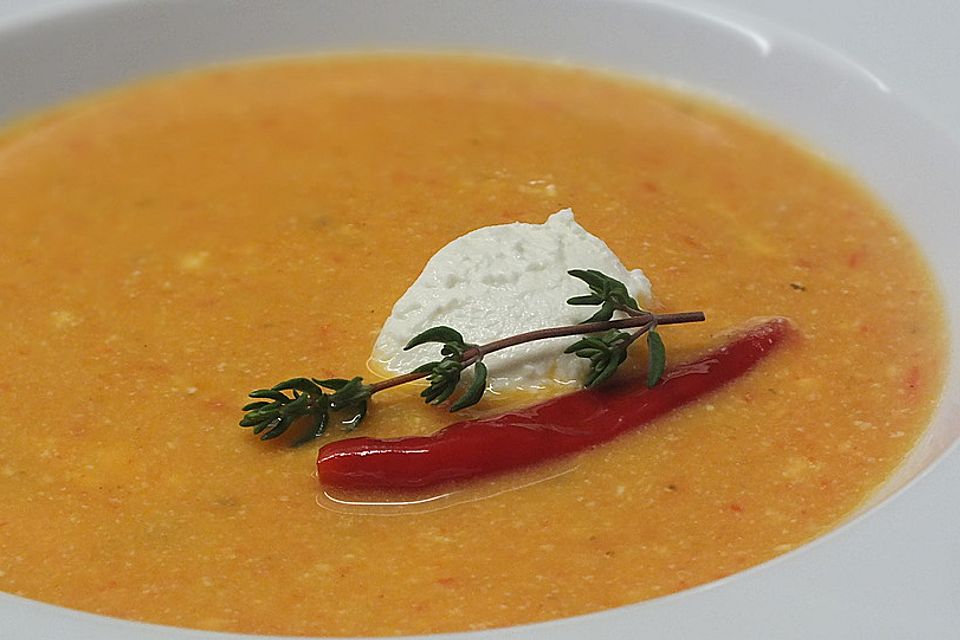 Paprika-Ricotta-Suppe