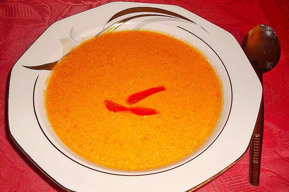 Paprika-Ricotta-Suppe
