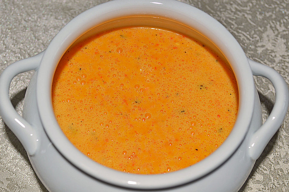 Paprika-Ricotta-Suppe