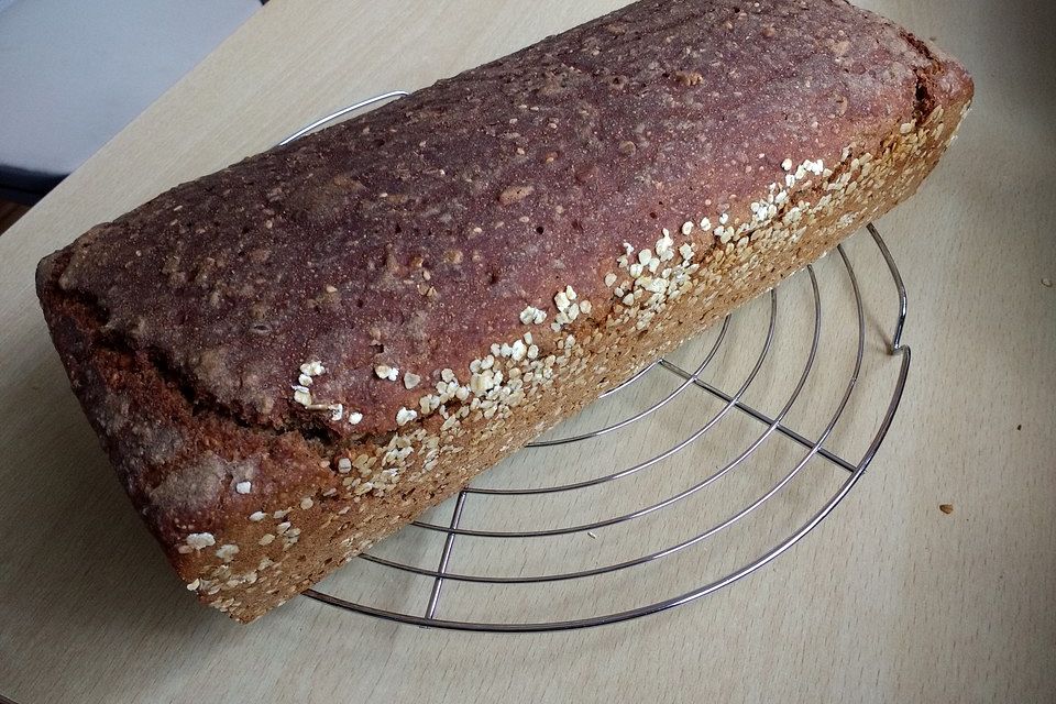 Sauerteigbrot mit Roggenschrot