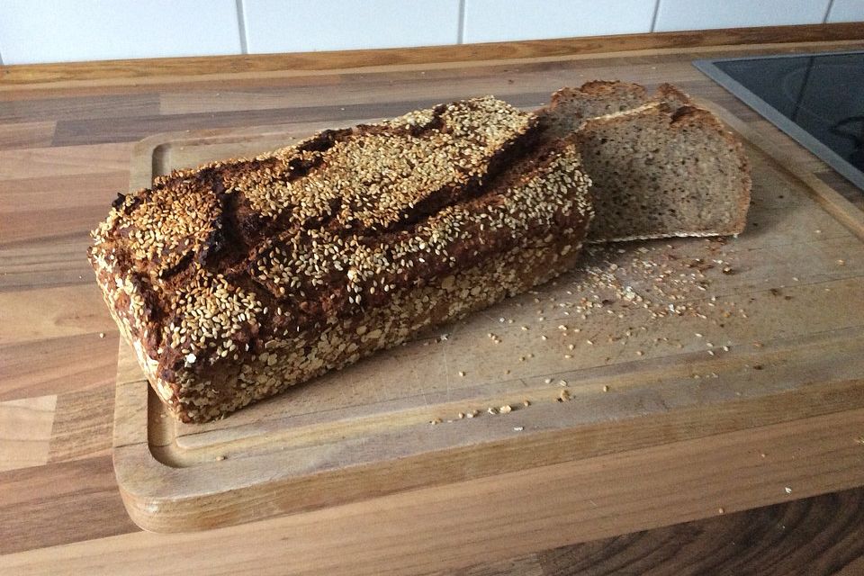 Sauerteigbrot mit Roggenschrot