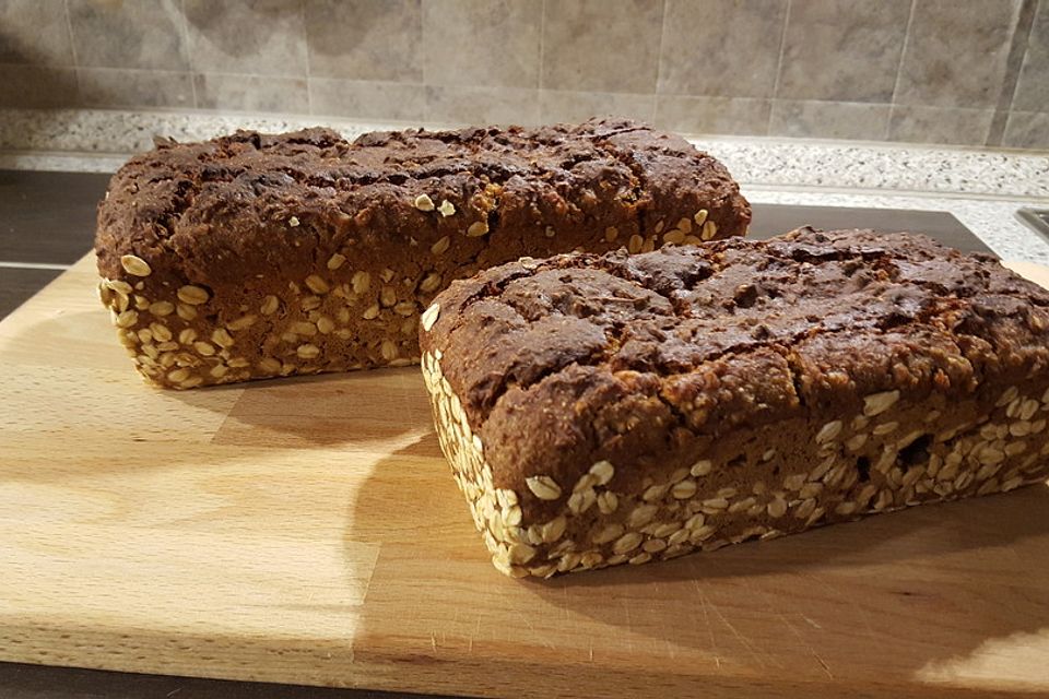 Sauerteigbrot mit Roggenschrot