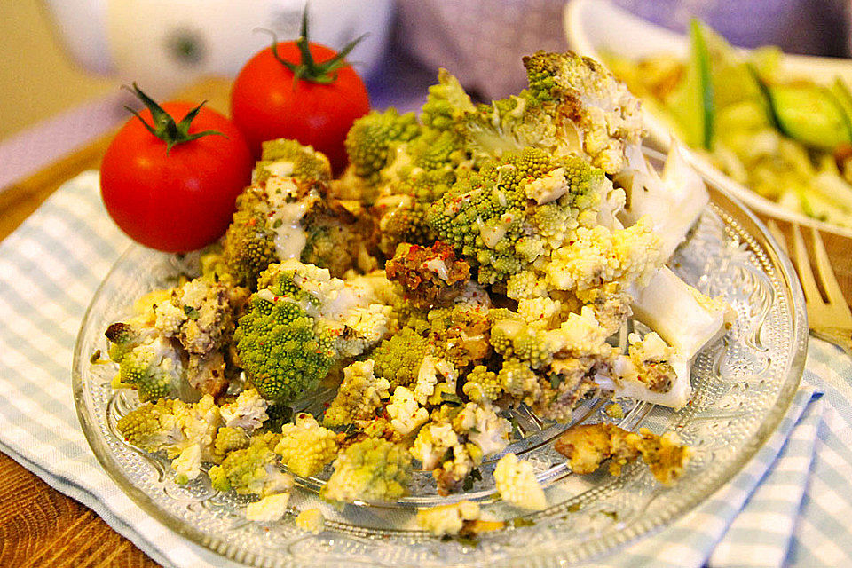 Romanesco in Limette-Mandel-Chili-Begleitung