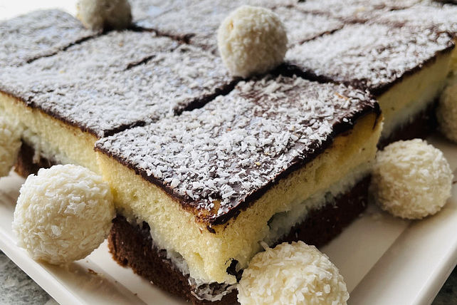 Saftiger Kokoskuchen vom Blech von Sweet_M_| Chefkoch