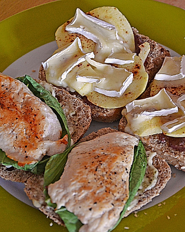 Hähnchen-Brie-Apfel Sandwich